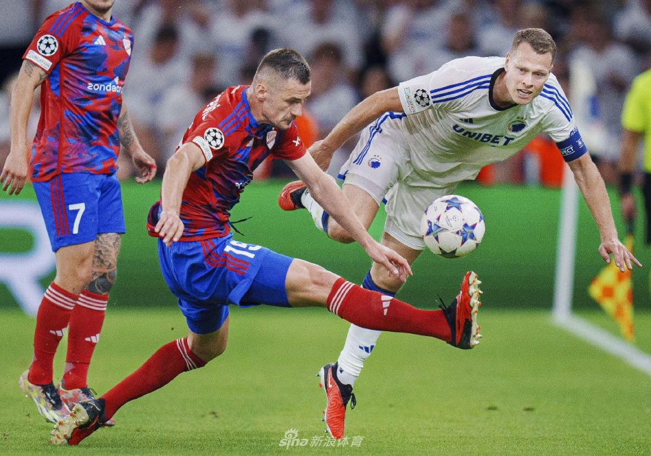 罗马诺：拜仁、阿贾克斯有意17岁中场穆卡萨，曼城仍很信任他